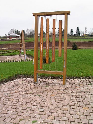tn_m2005-04-10-221_1927-g5.JPG